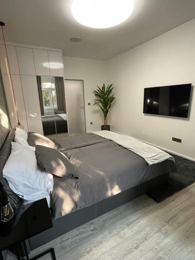 Apartman Tinea Zagabria Esterno foto