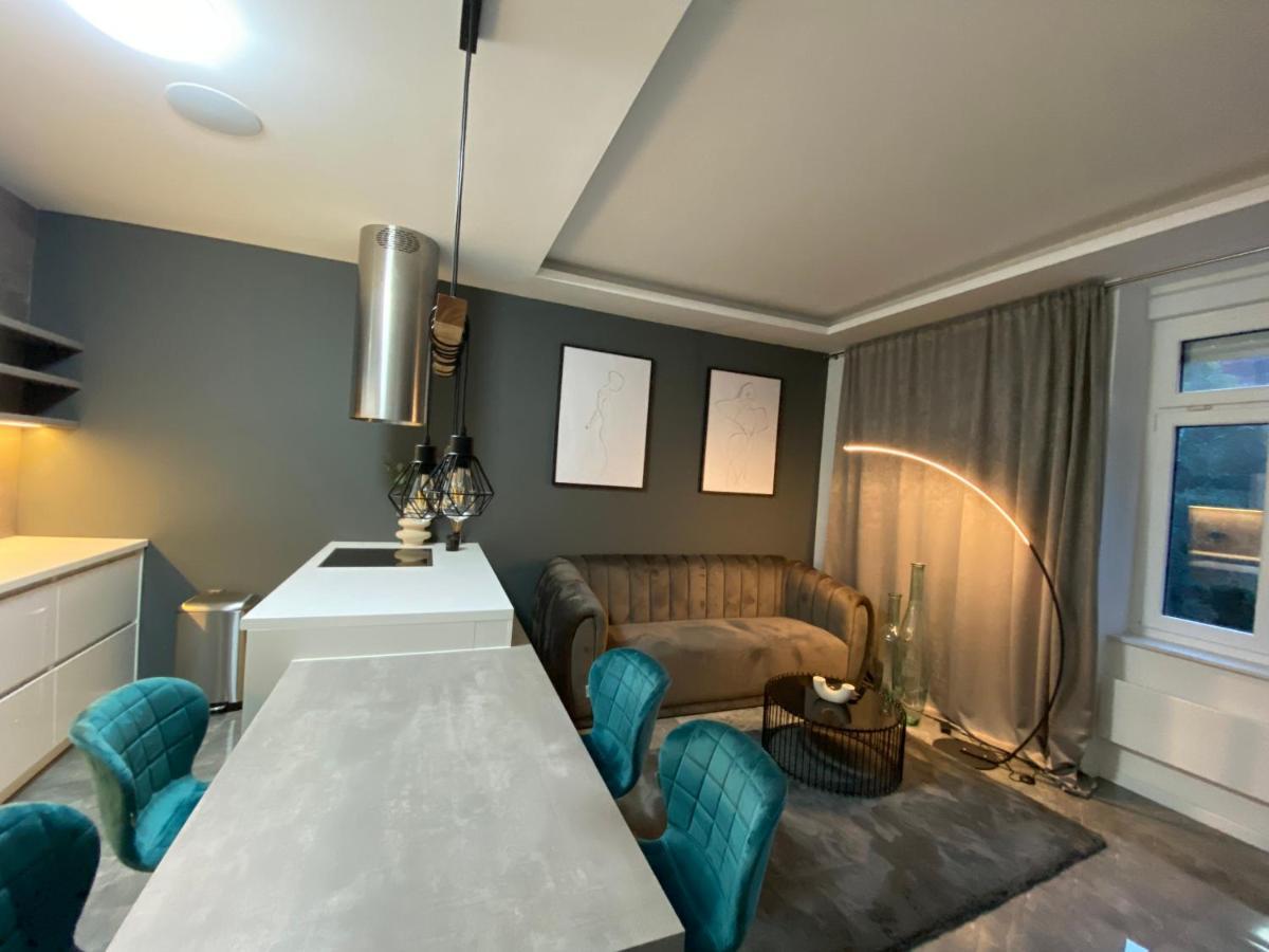 Apartman Tinea Zagabria Esterno foto